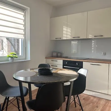 Andrea Z Balkonem 아파트